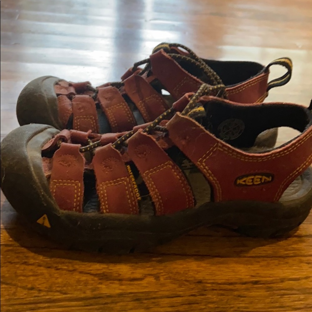 Little kids Keen sandals